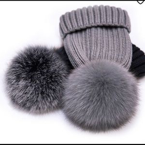 Hat with real fur Pom Pom